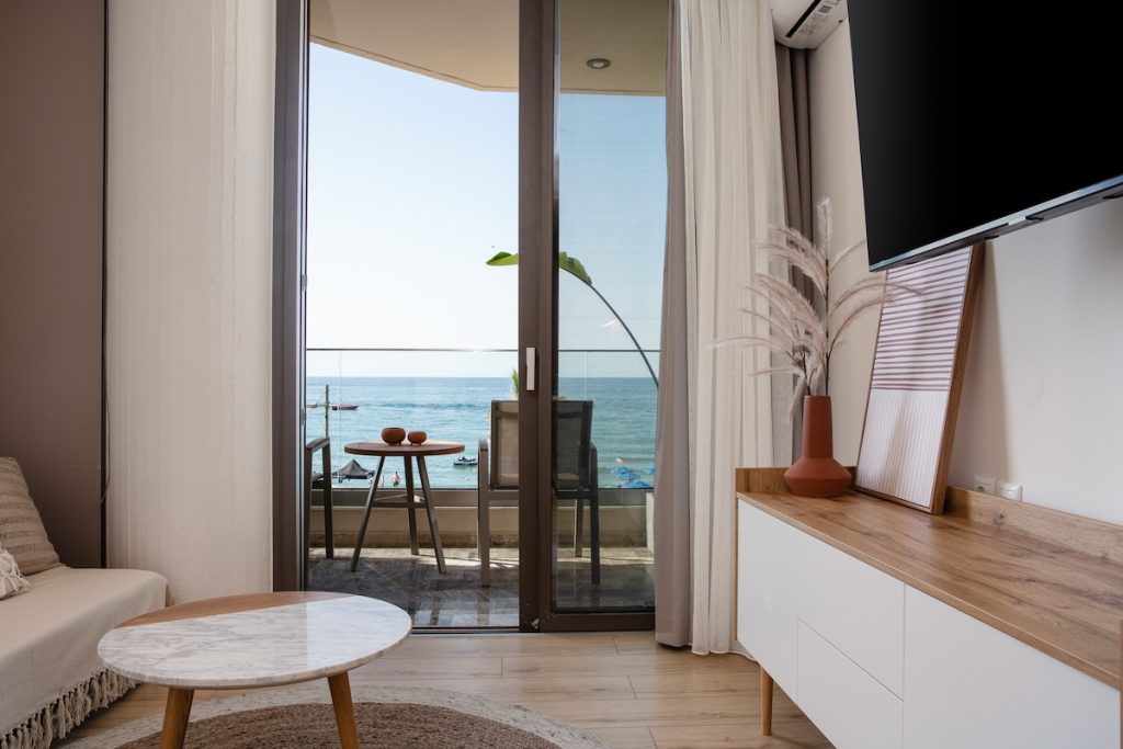 Modern Sea View Studio
