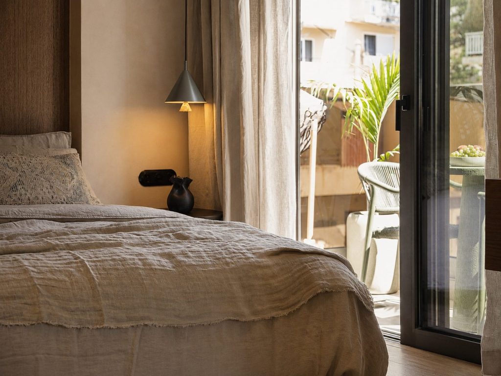 Deluxe Beachfront Suite with Indoor Jacuzzi