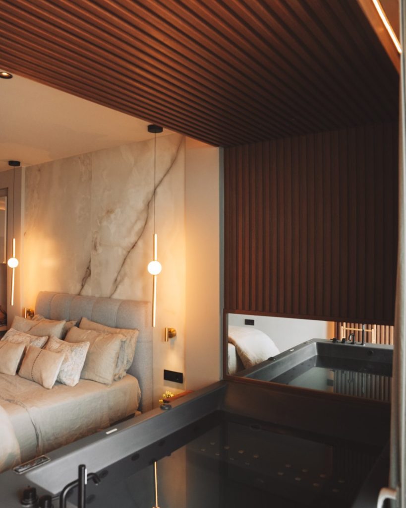 Sea View Suite with Indoor Jacuzzi