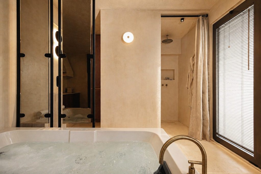Elegant Beachfront Suite with Indoor Jacuzzi