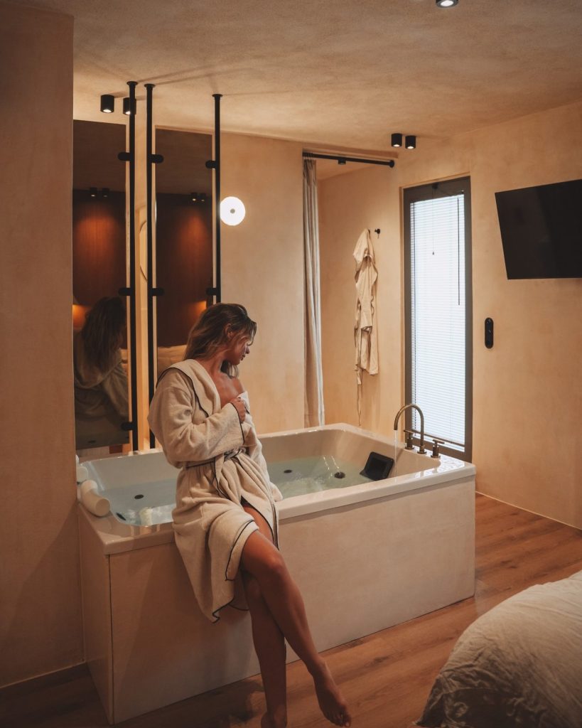 Elegant Beachfront Suite with Indoor Jacuzzi