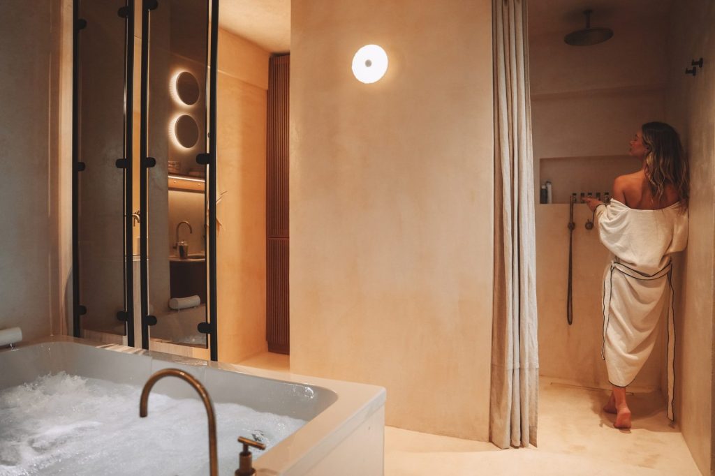 Elegant Beachfront Suite with Indoor Jacuzzi